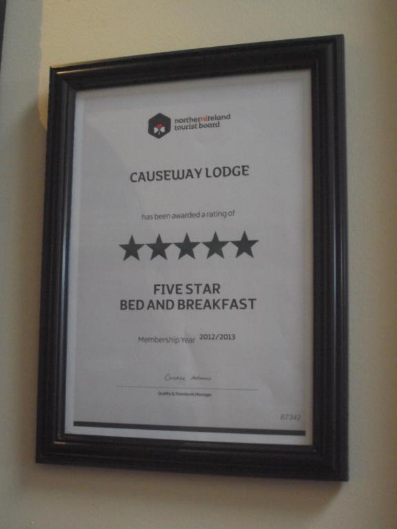Causeway Lodge Bushmills Bagian luar foto
