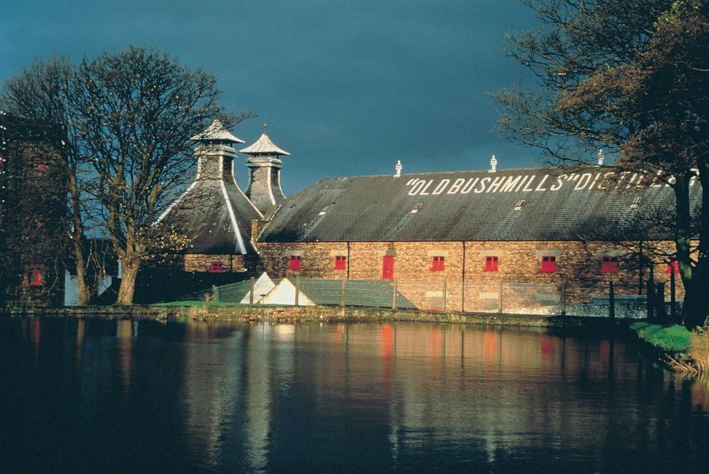 Causeway Lodge Bushmills Bagian luar foto